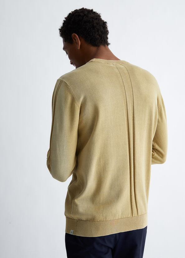 Pullover uomo con dettaglio destroyed
