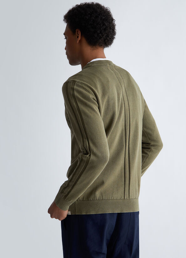 Pullover uomo con dettaglio destroyed