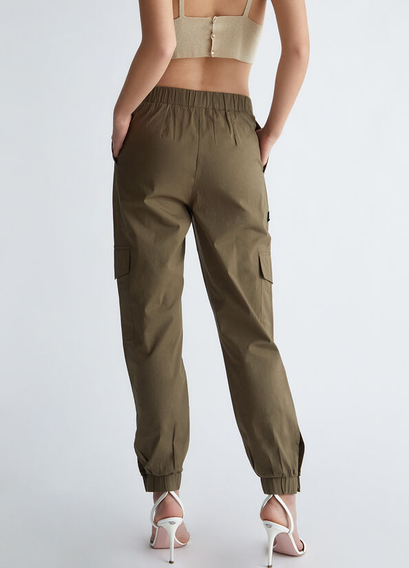 Pantaloni con ricamo e paillettes