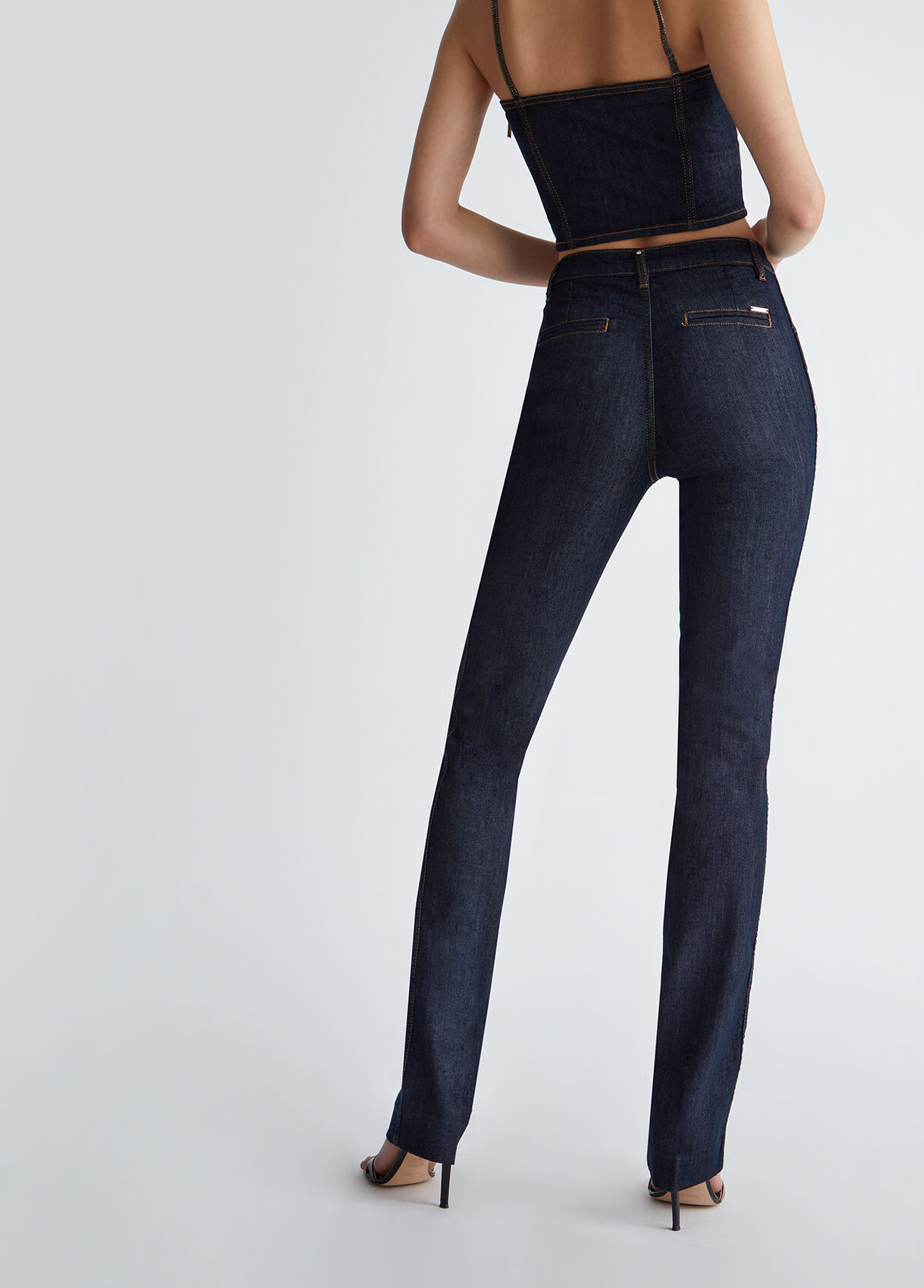 Straight jeans with ironed crease