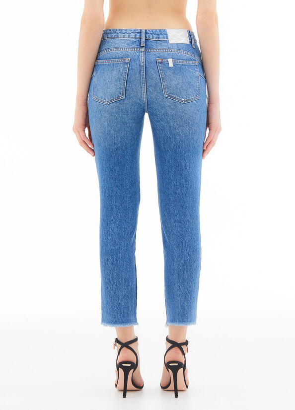 Jeans ecosostenibile con applicazioni