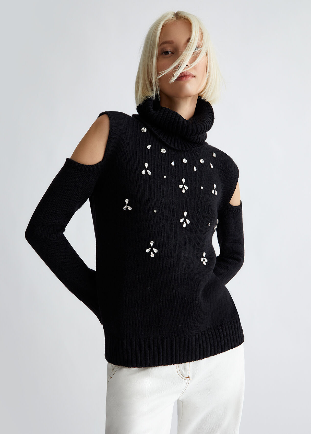 Pullover with jewel stones