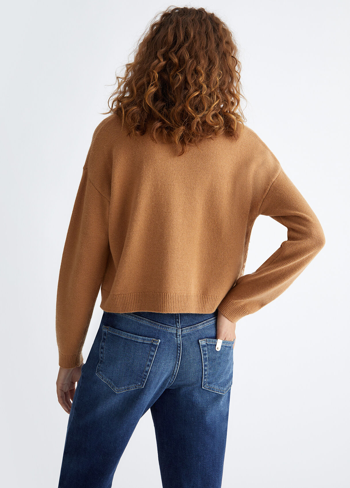 Eco-friendly cardigan with sequins