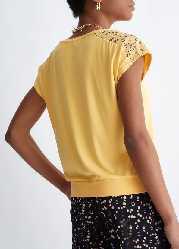T-shirt con dettagli in pizzo