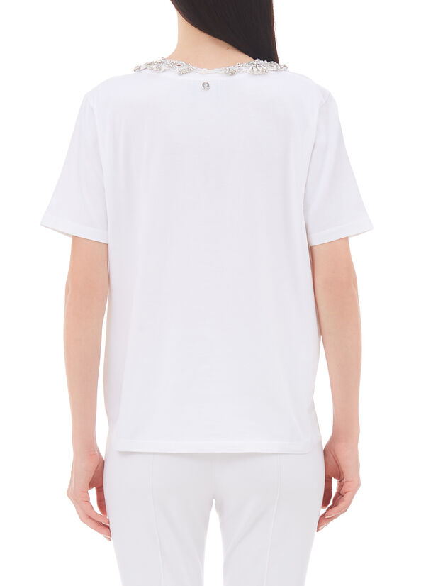 T-shirt con collana gioiello