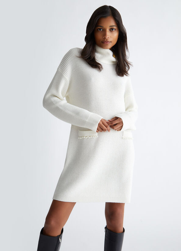 Abito in maglia con perle