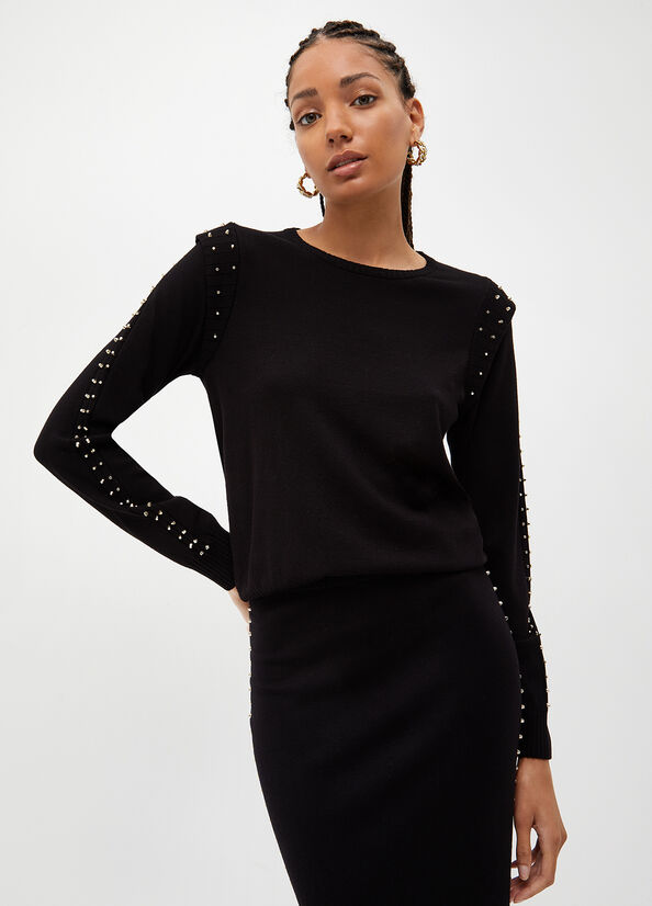 Maglia ecosostenibile con borchie