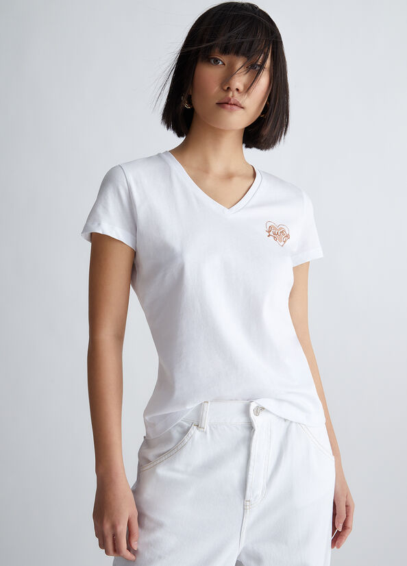 T-shirt con cuore e logo