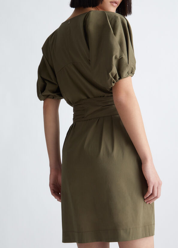 Vestito con ricamo e paillettes