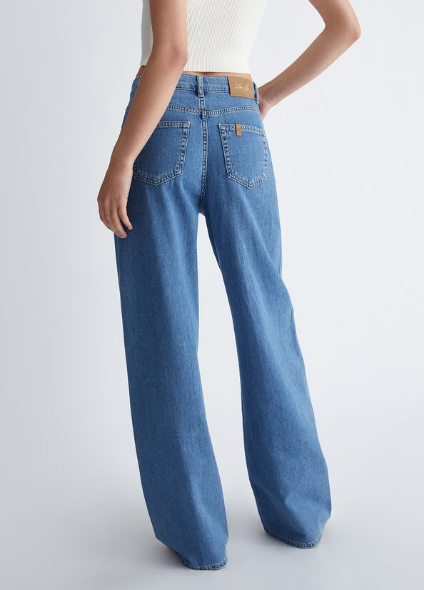 Jeans flare ecosostenibili