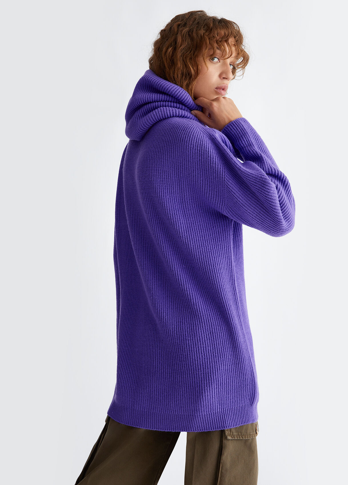 Turtleneck with detachable collar