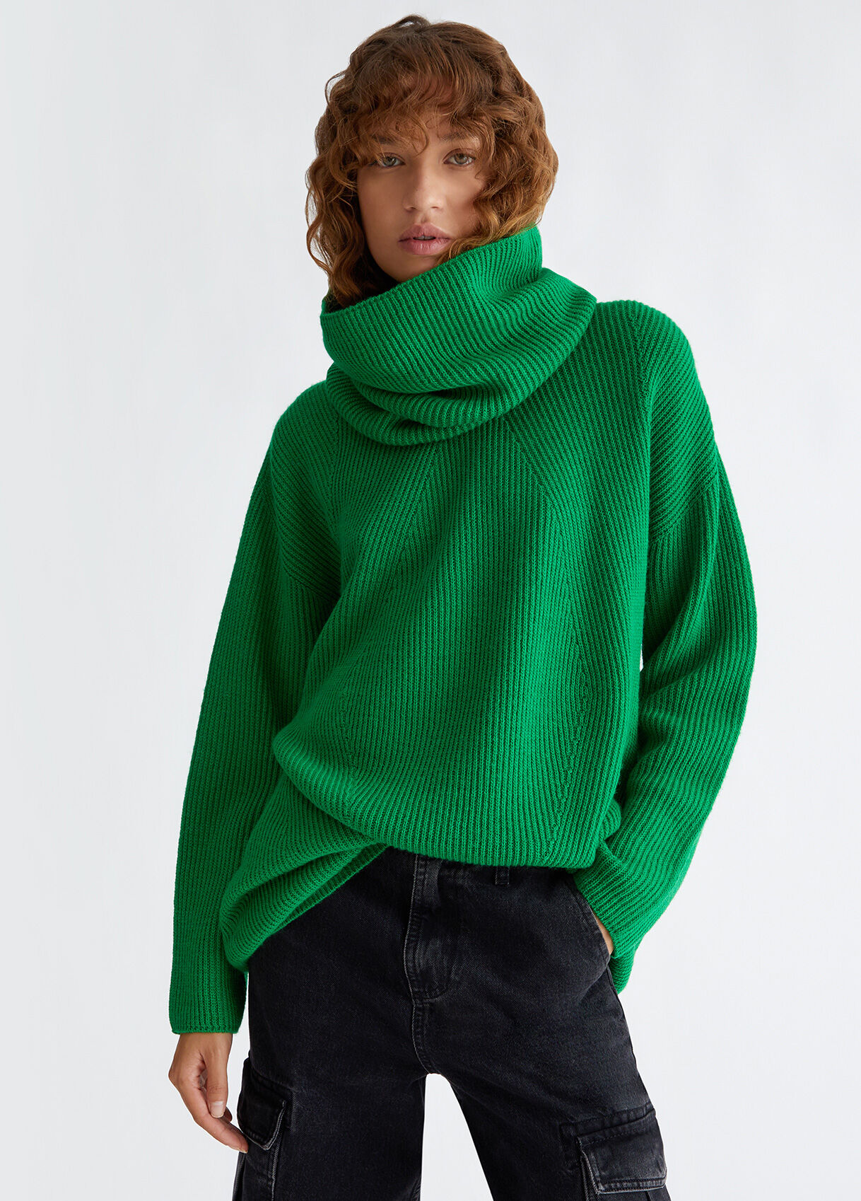 Turtleneck with detachable collar