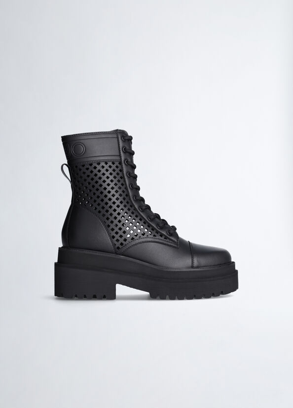 Anfibi combat traforati