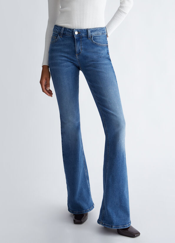 Jeans flare ecosostenibili