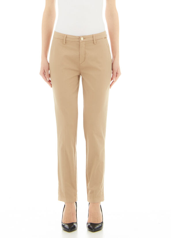 Pantalone chino con dettagli gioiello