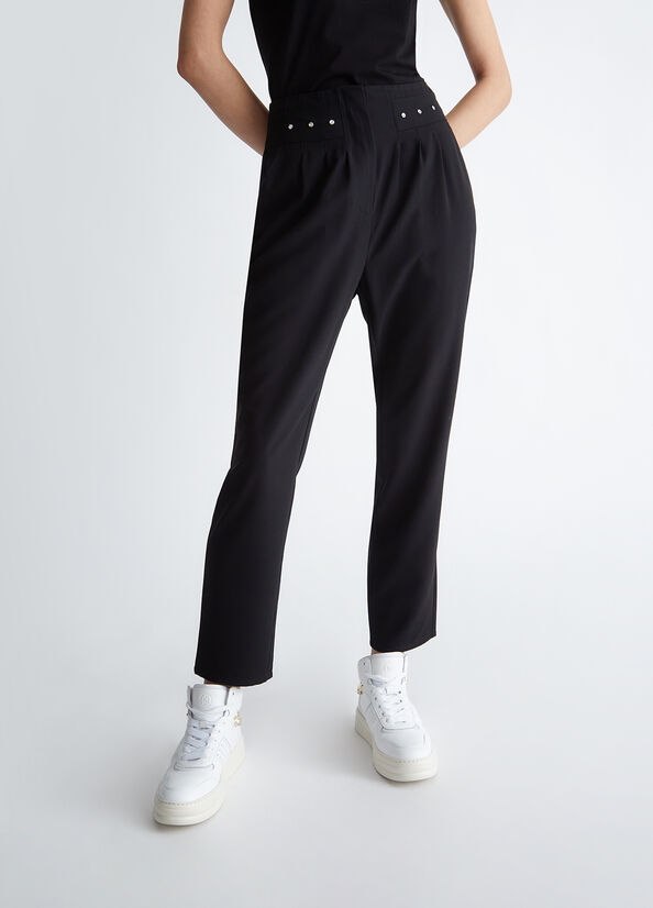 Pantaloni ecosostenibili con strass