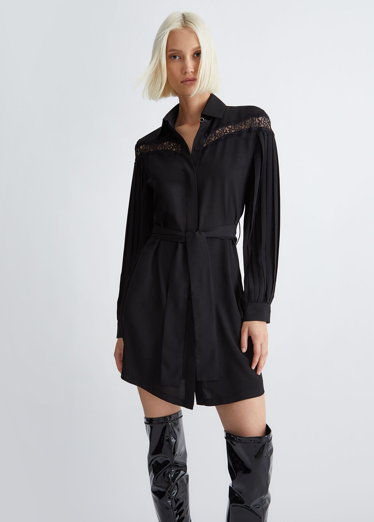 Shirt dress with lace