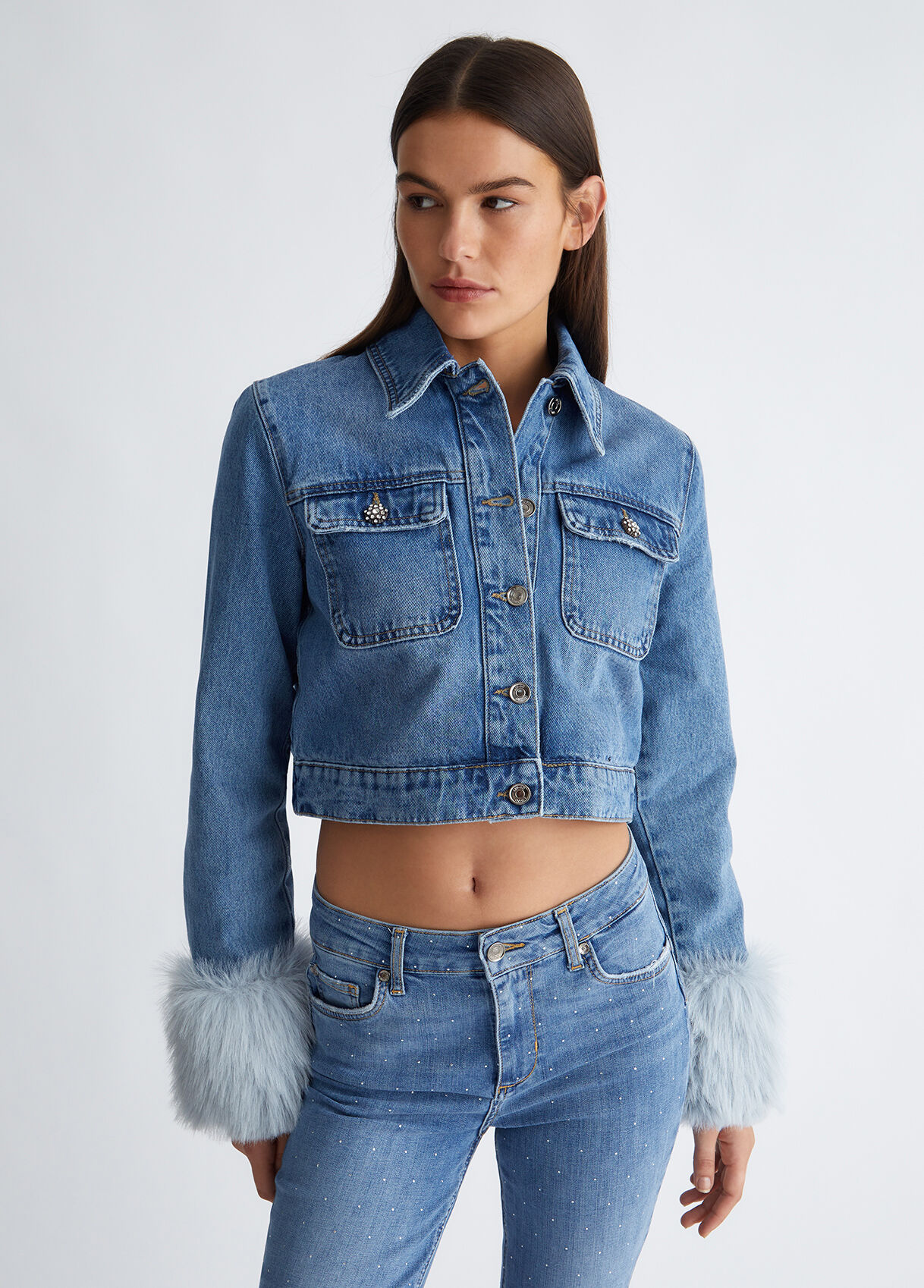 Jean jacket with faux fur