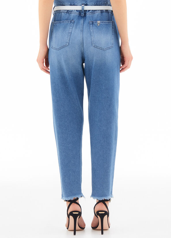 Jeans boyfriend con marsupio