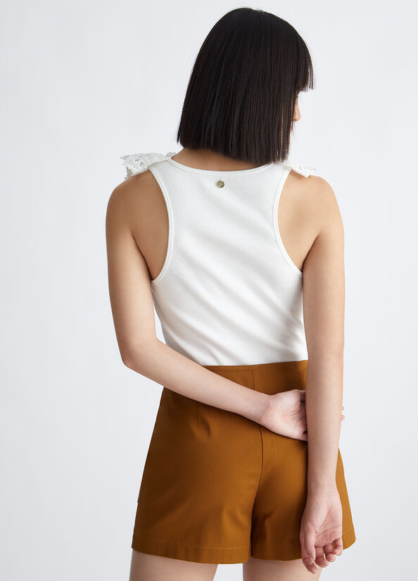 Top con pizzo