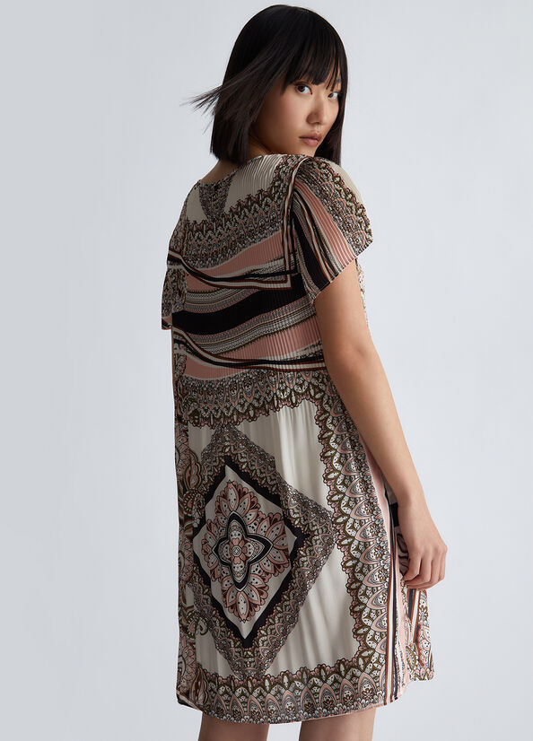 Vestito con stampa foulard