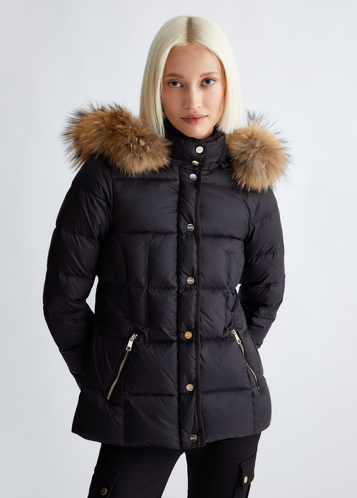 Quilted jacket with belt