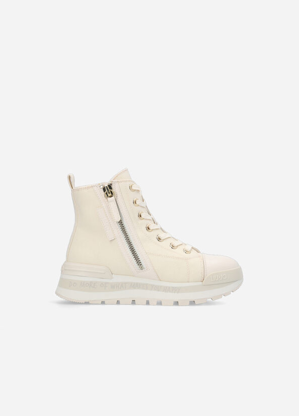 Sneakers boots