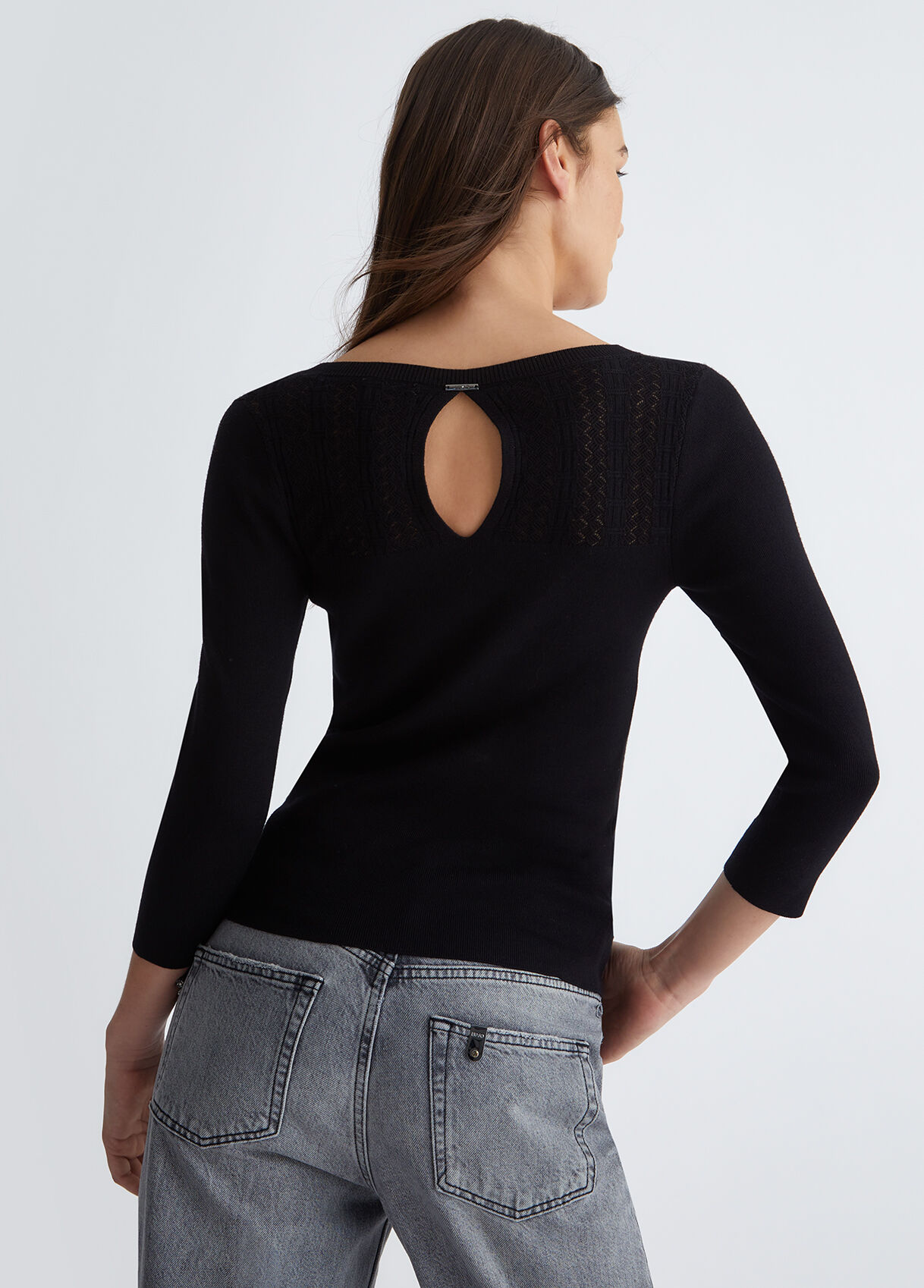 Eco-friendly sweater with lace