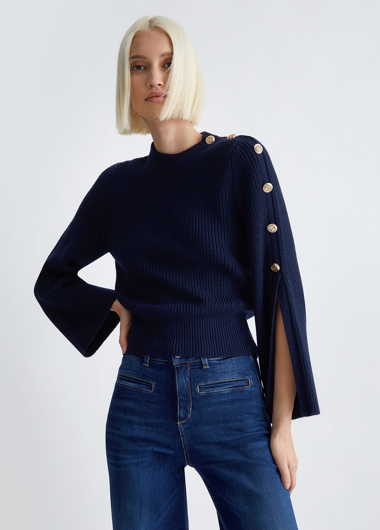 Wool blend jumper with buttons