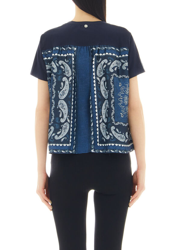 T-shirt con dettagli in raso