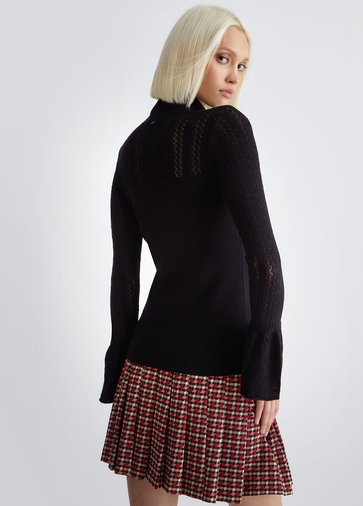 Eco-friendly turtleneck with lace