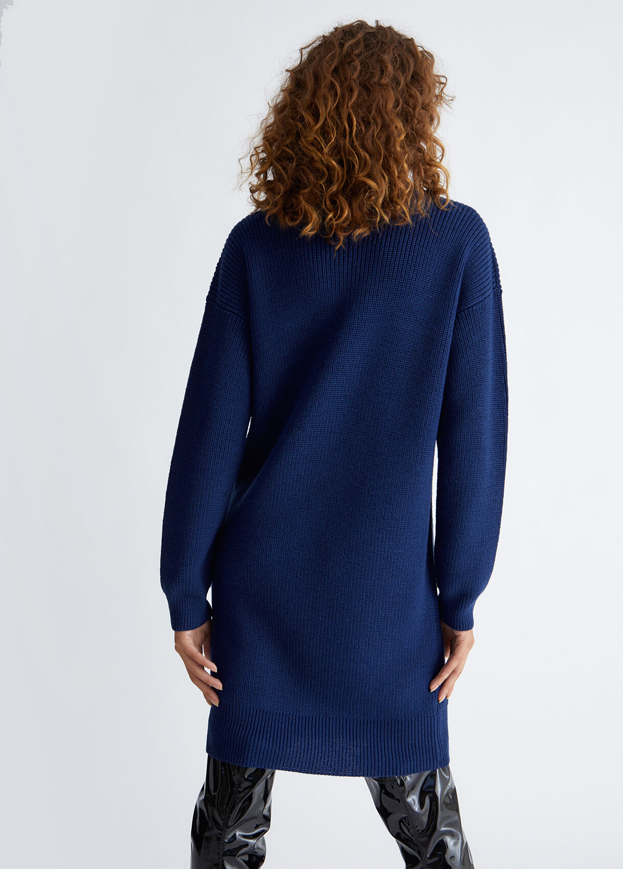 Knit dress with gemstones