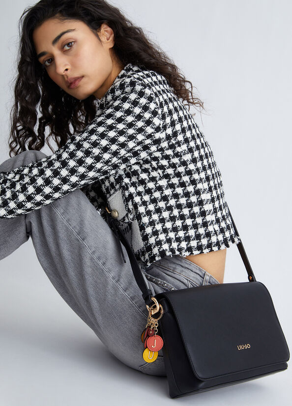 Borsa a tracolla nera con charm