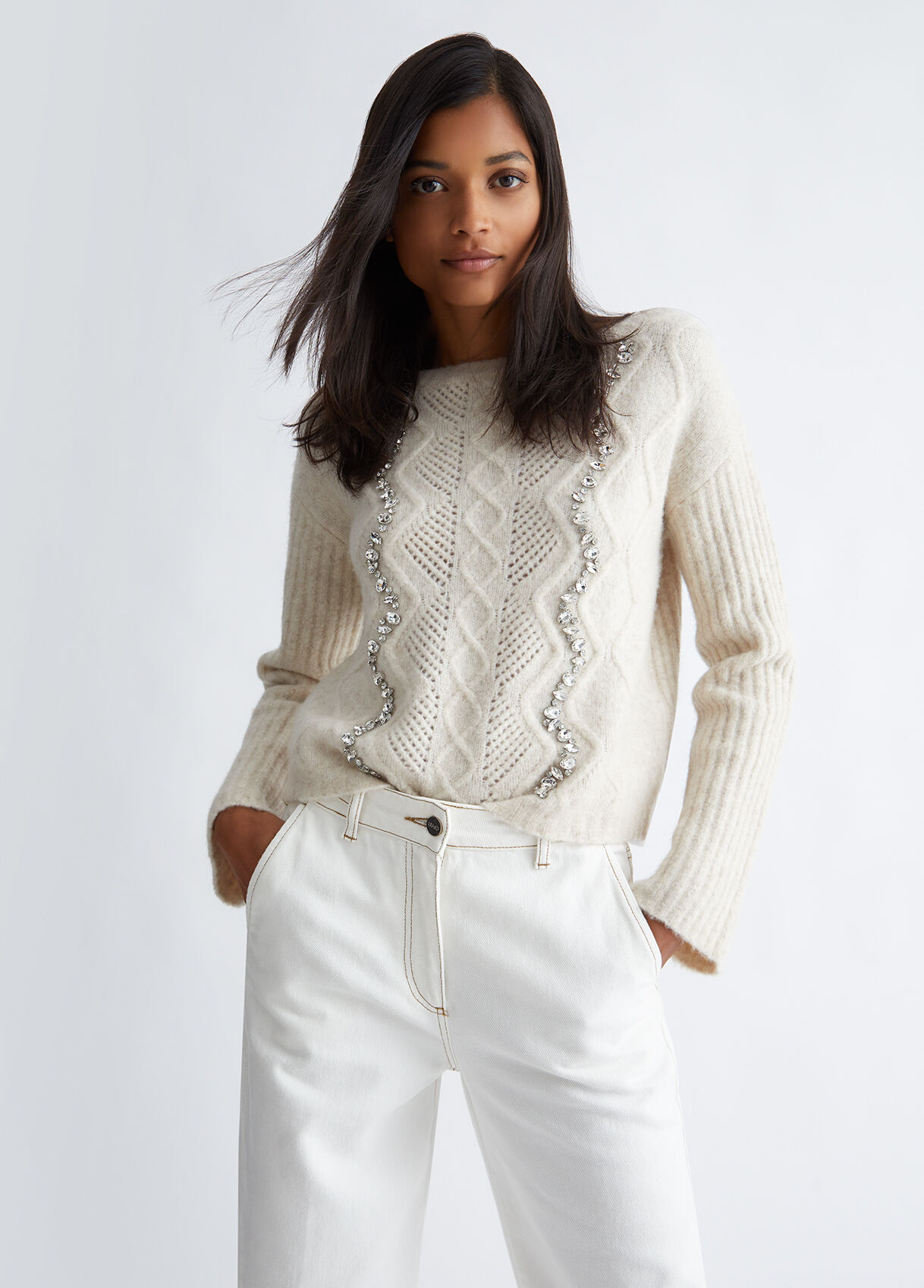 Pullover with gemstones