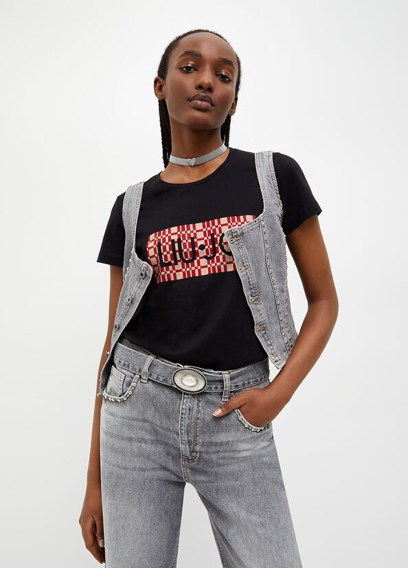 T-shirt ecosostenibile con logo