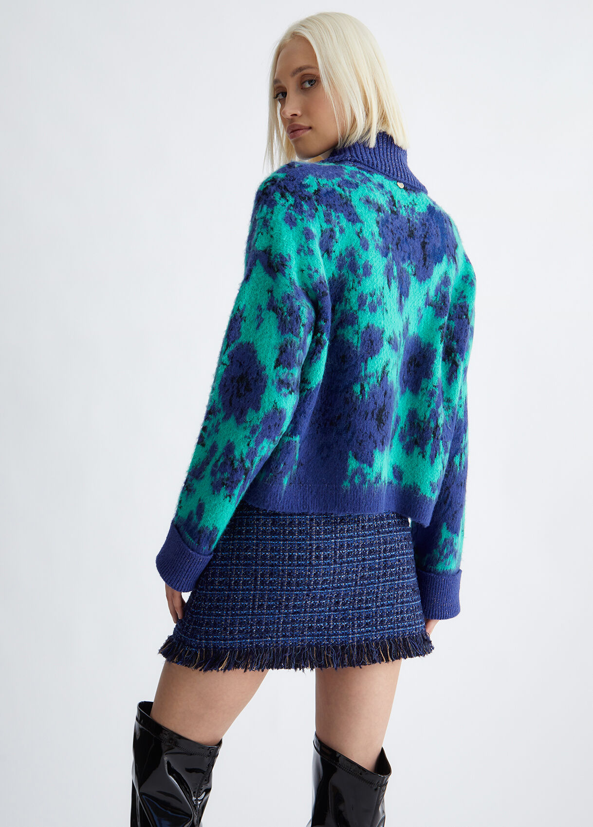Jacquard floral turtleneck