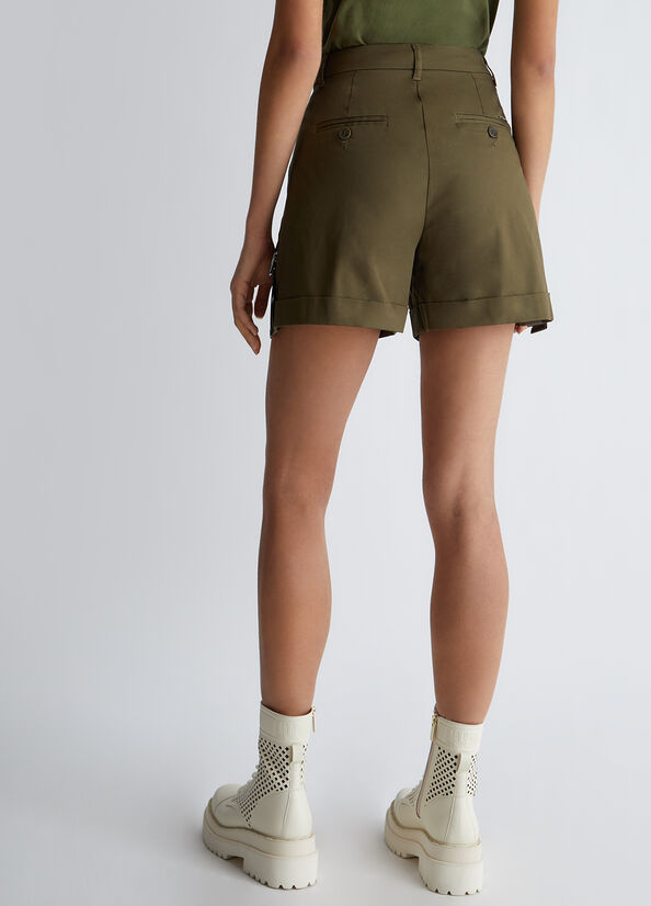 Short in gabardina