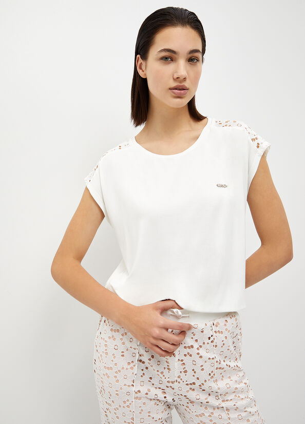 T-shirt con dettagli in pizzo