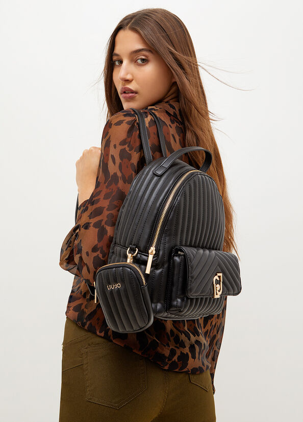 Zaino ecosostenibile trapuntato con charm