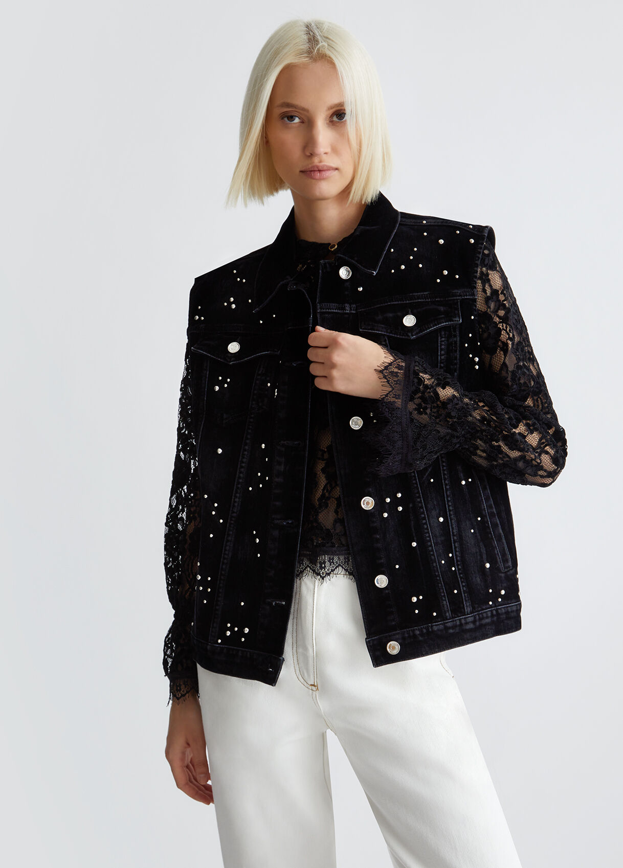 Vest in flocked denim with studs