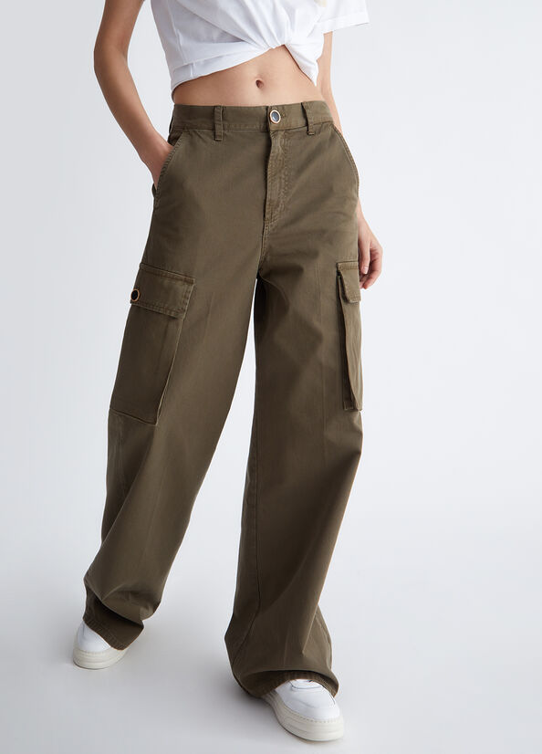 Pantaloni cargo in gabardina