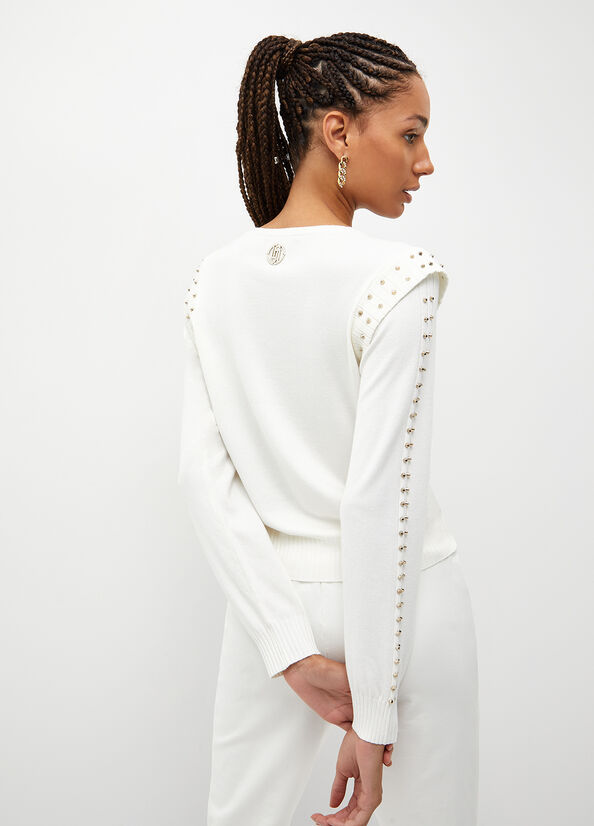 Maglia ecosostenibile con borchie