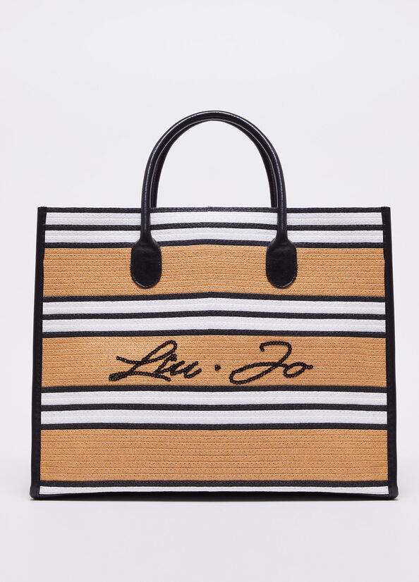 Shopping bag in rafia