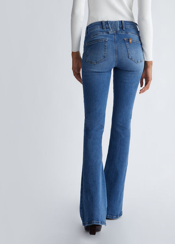 Jeans flare ecosostenibili