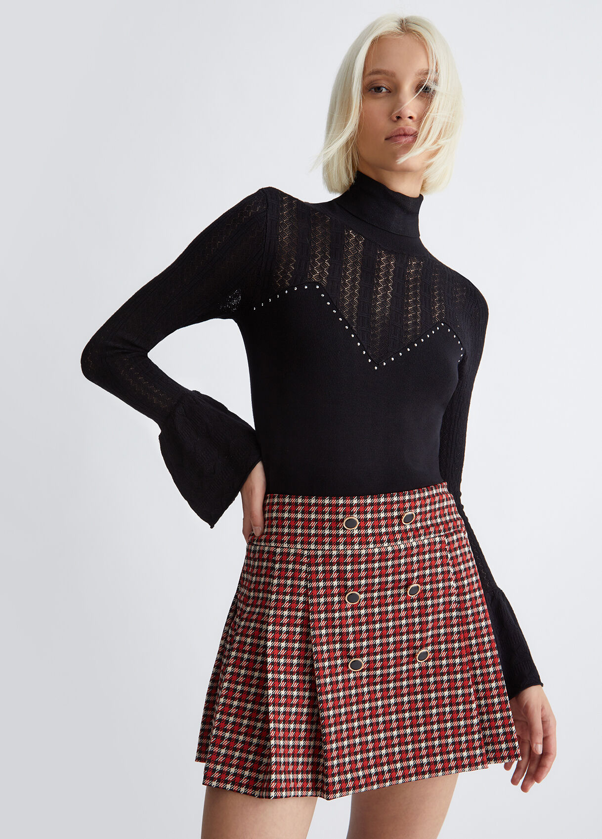 Eco-friendly turtleneck with lace