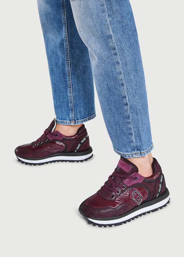 Sneakers con logo gommato