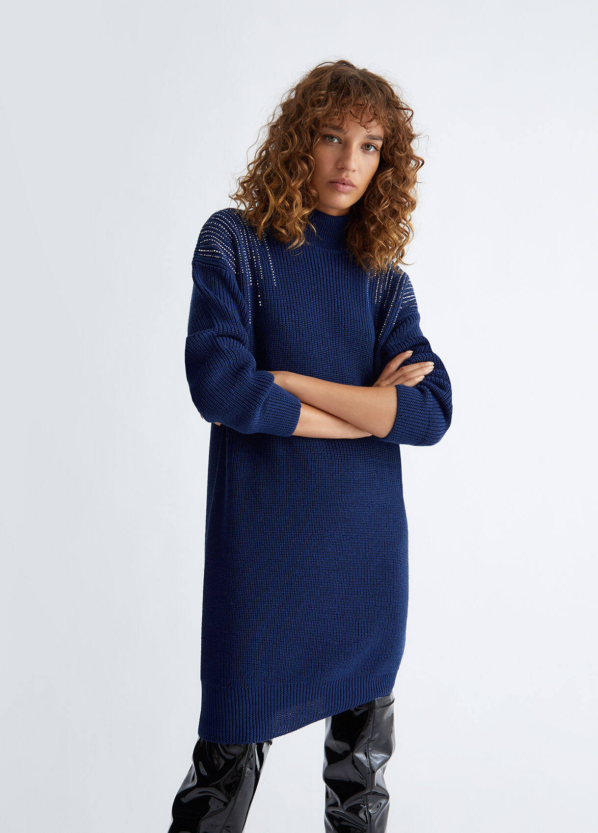 Knit dress with gemstones