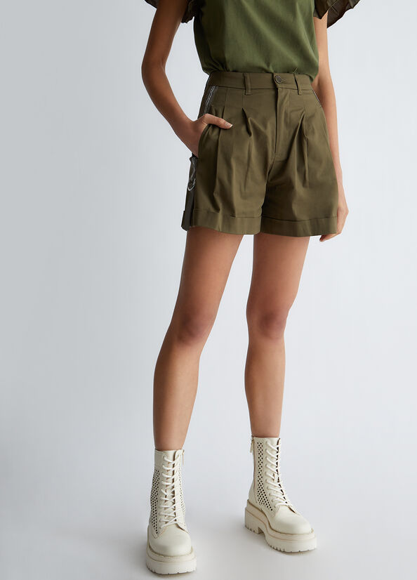 Short in gabardina