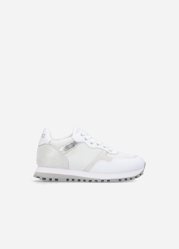 Sneakers in brighty mesh