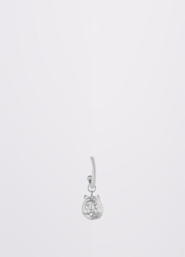 Orecchini con charm leone